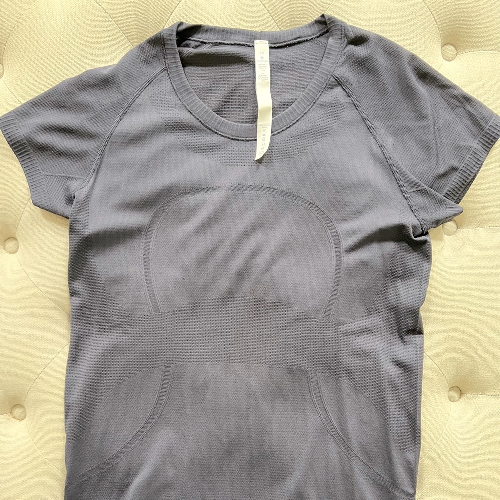 Lululemon navy short sleeve swiftly size 10